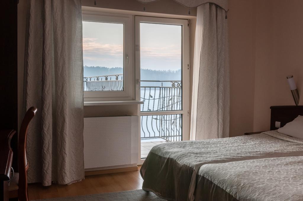 Hotel Na Skarpie Mikołajki الغرفة الصورة
